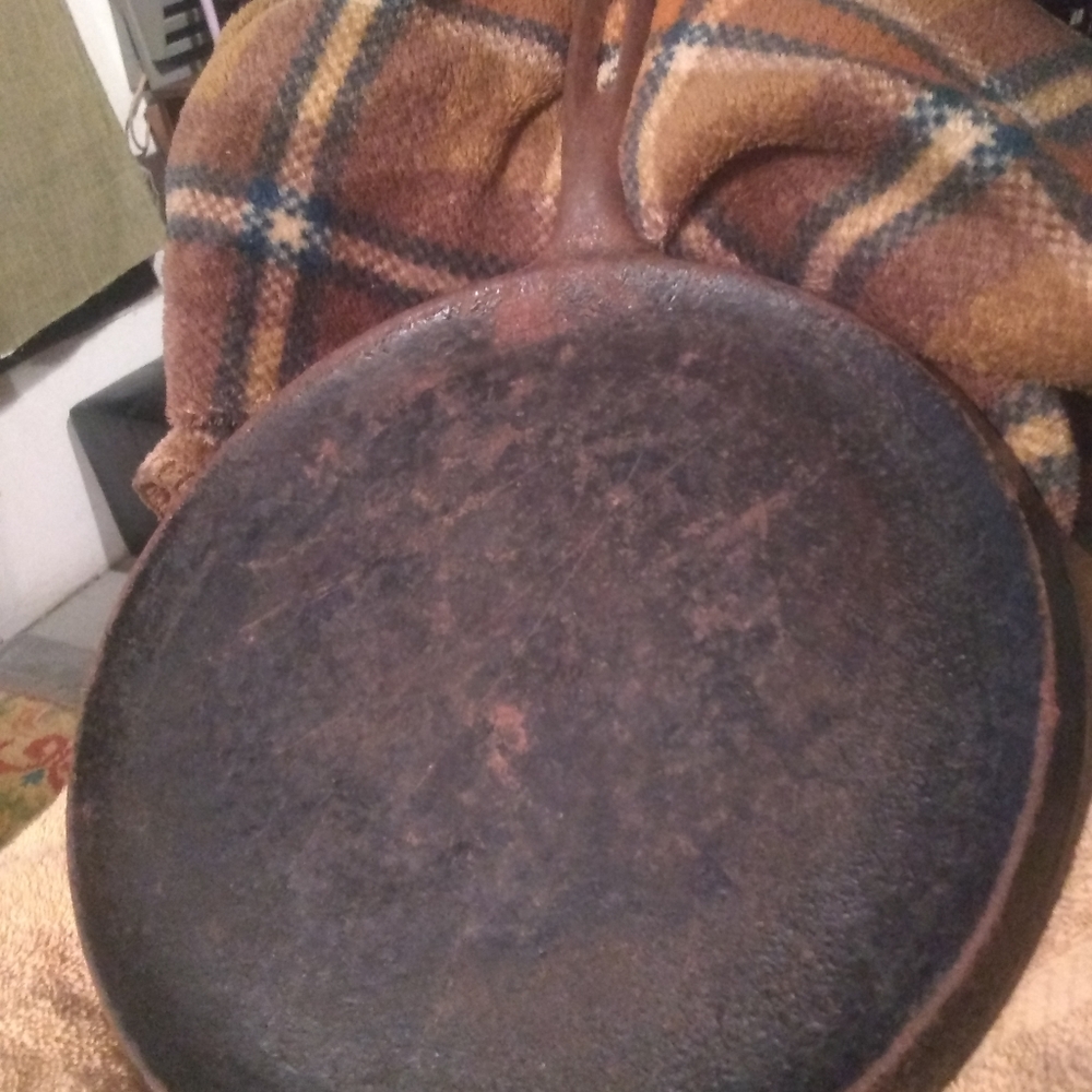9inch vintage flat cast iron griddle